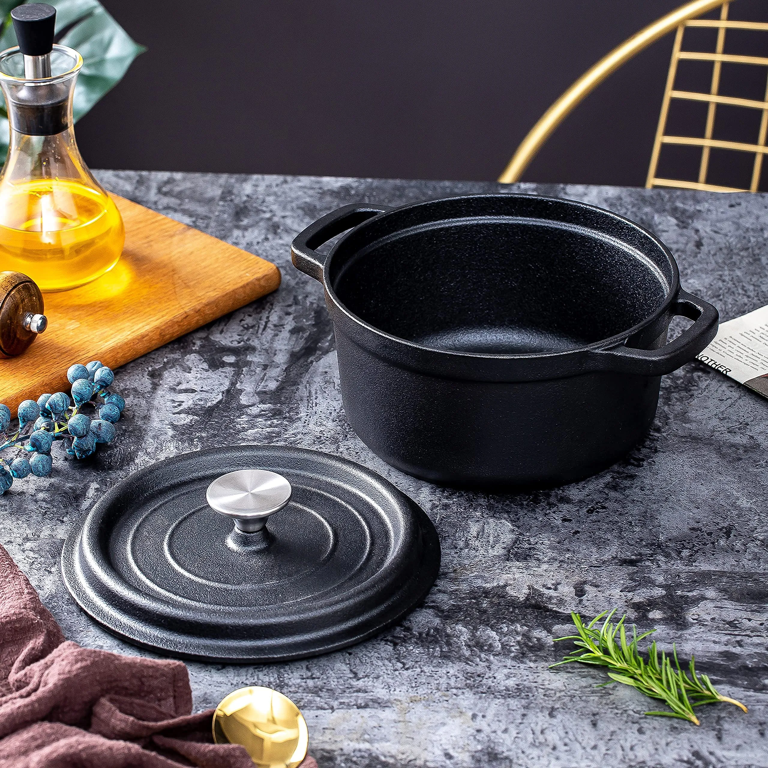 Cast Iron Dutch Oven 24cm Pre-Seasoned NonStick with Handles Lid Skillet Braising Pot Casserole