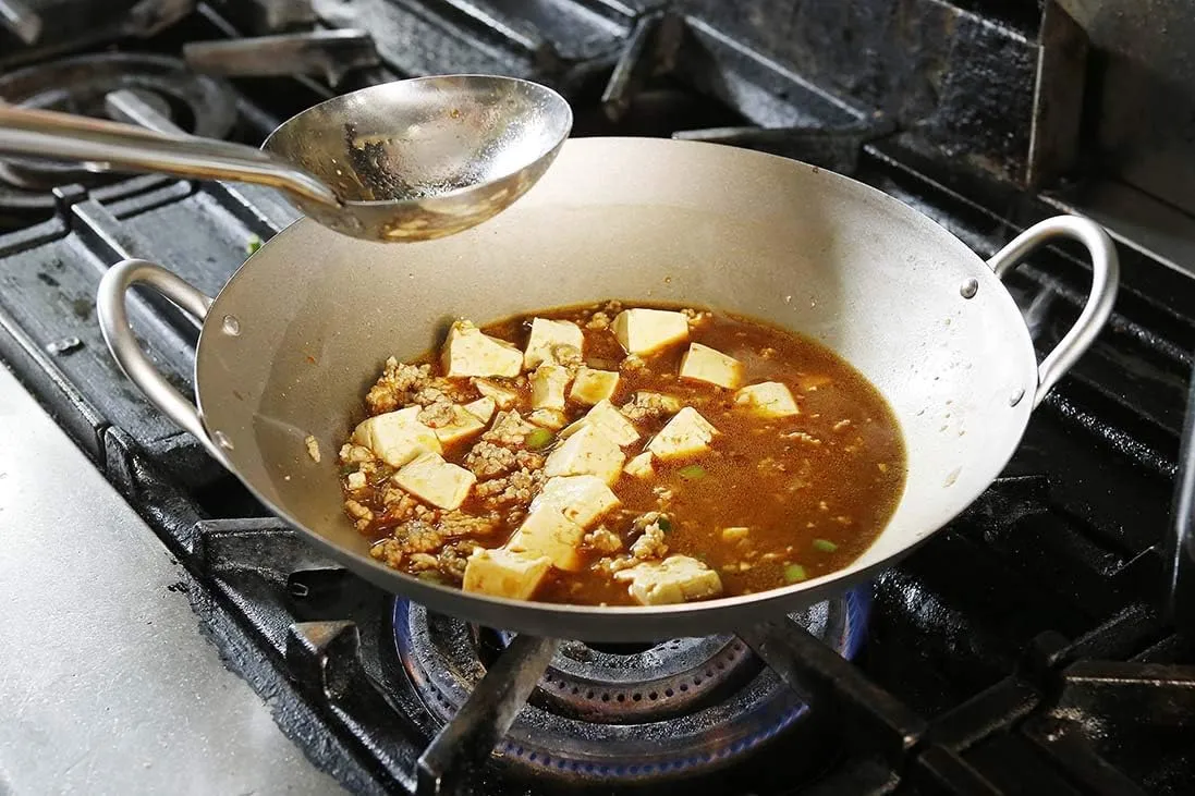 EBM Pure Titanium Ultra Lightweight Wok Pot, 16.5 inches (42 cm)