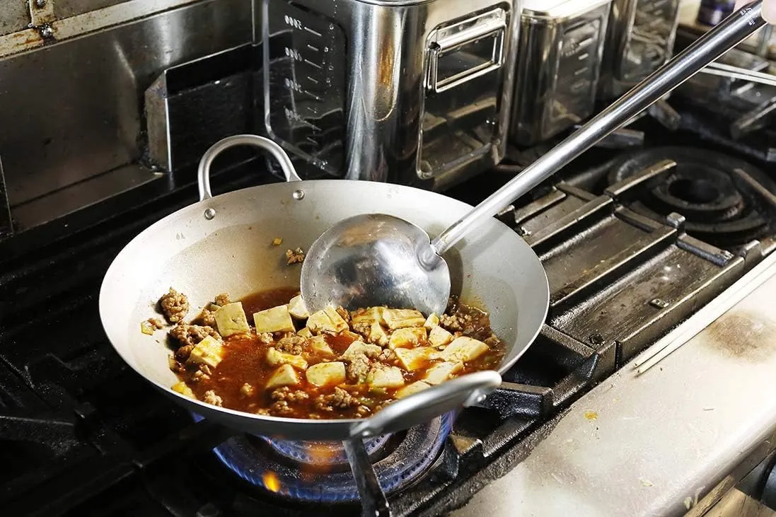 EBM Pure Titanium Ultra Lightweight Wok Pot, 16.5 inches (42 cm)