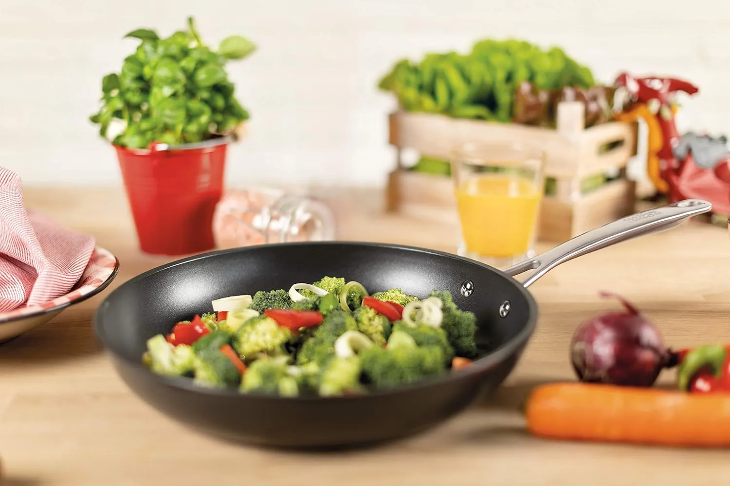 Kuhn Rikon Easy Pro Oven-Safe Non-Stick Induction Frying Pan, 8 inch/20 cm, Black