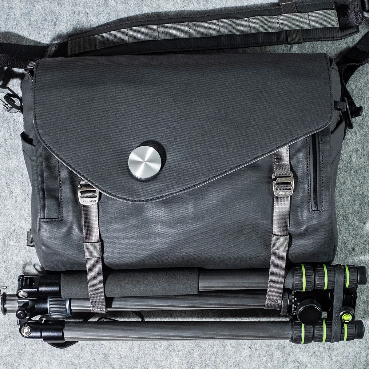 Lewhisper urban discovery commuter Tote Bag