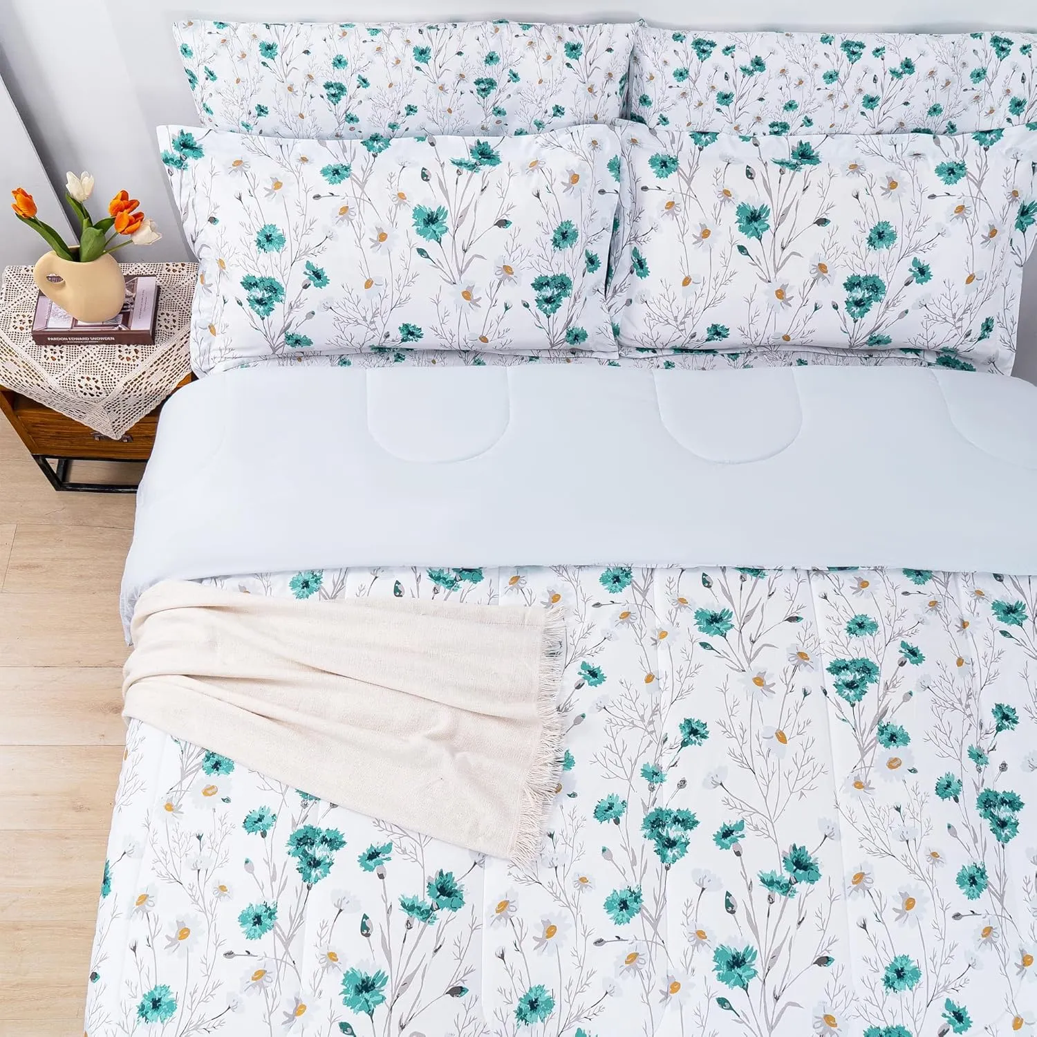 Light Blue Cute Flower Pattern Queen Sheet Set with Comforter, Flower Pattern Queen Bed in A Bag, 7 Piece Comforter Set Include Comforter, Sheets, Pillowcases &Pillow Shams
