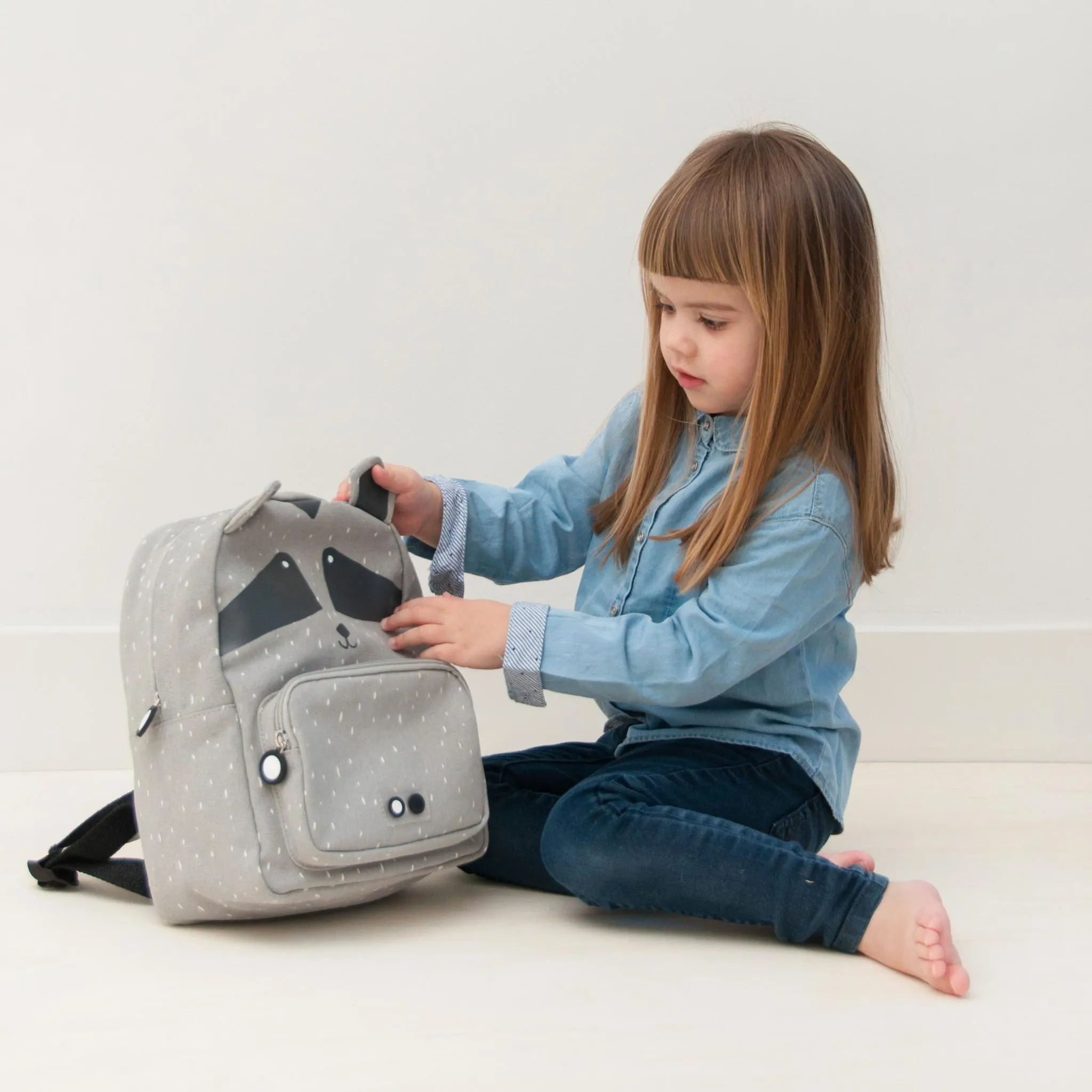 Mr. Raccoon Backpack by Trixie - Coated Cotton, Waterproof, 23 x 31 x 12 cm.