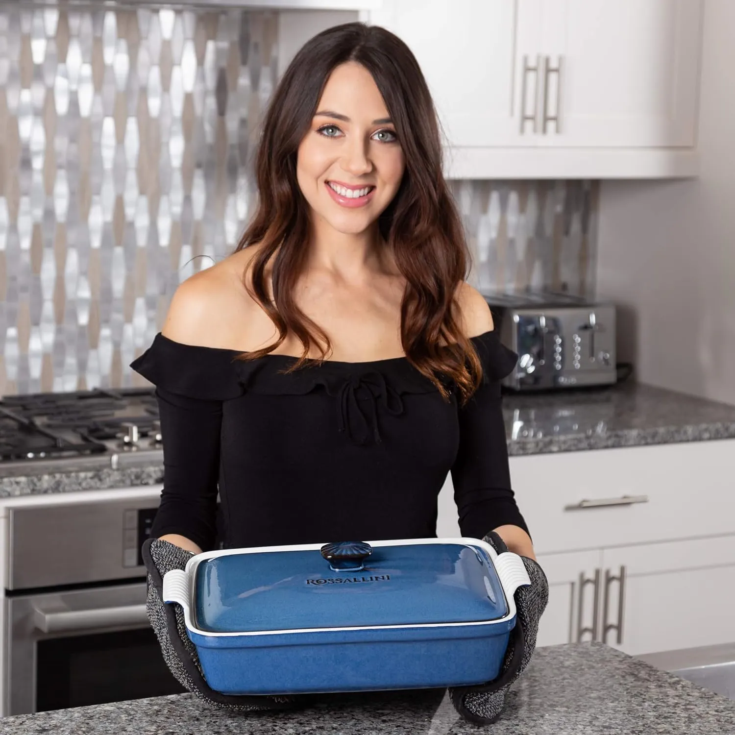 Stoneware Casserole Dish Bakeware Set with Lid, Covered Rectangular Dinnerware, Extra Large 4.23 Quart, 13 by 9 Inch, Blu Indaco [Reactive Blue]