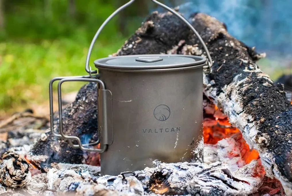 Valtcan TitanCore Titanium 900ml Pot Mug 34 fl oz Coffe Cup with Lid and Carrying Mesh Bag 134g