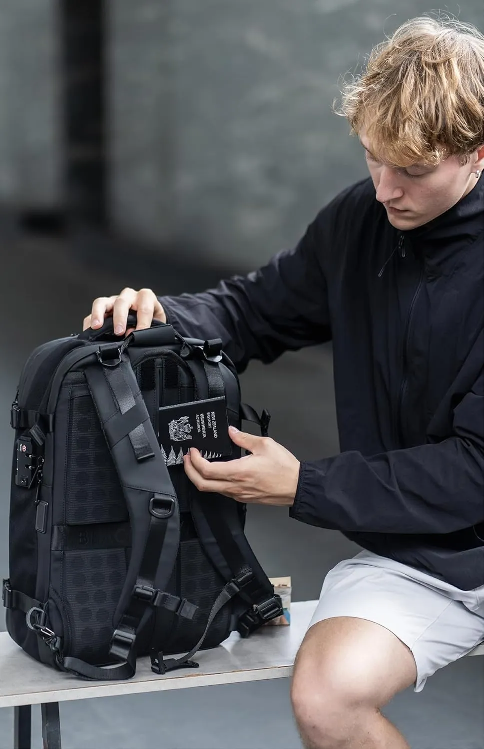 Vortex Vacuum Seal Travel Backpack 60L Exapandable Air Compression System Water Resistant TSA Lock Carry-On Suitcase Luggage Black Zephyr - No Vacuum Pump